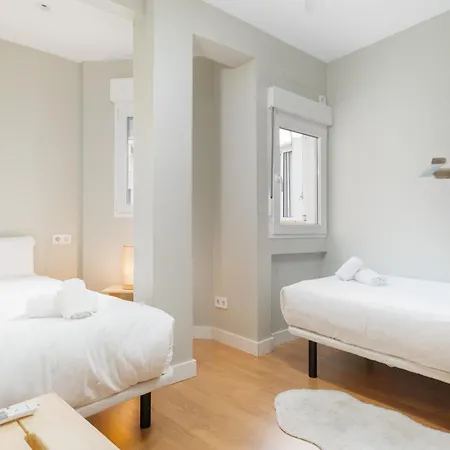 With Views -santa Isabel Square- 2bd1bth Apartment Seville